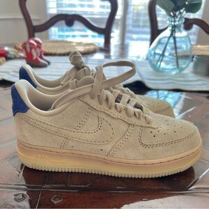 Nike Beige and Blue Women's Sneakers